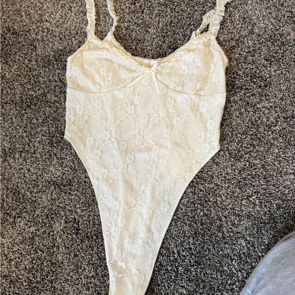 Tiger Mist Cream Lace Bodysuit (SET)